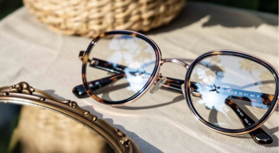 Freeovo Custom eyeglasses online store TopBanner3