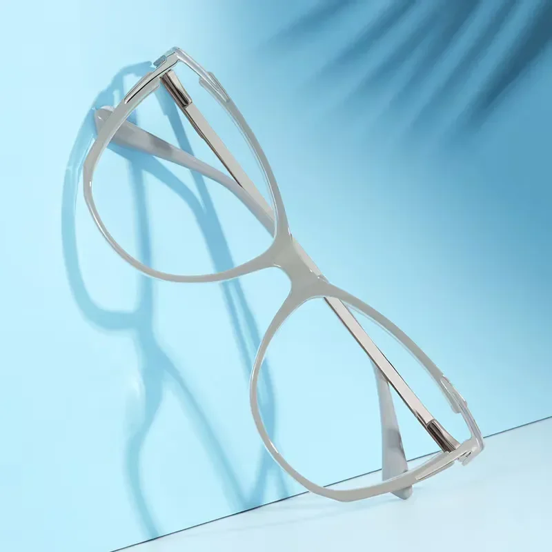 Bessie Khaki Glasses 10