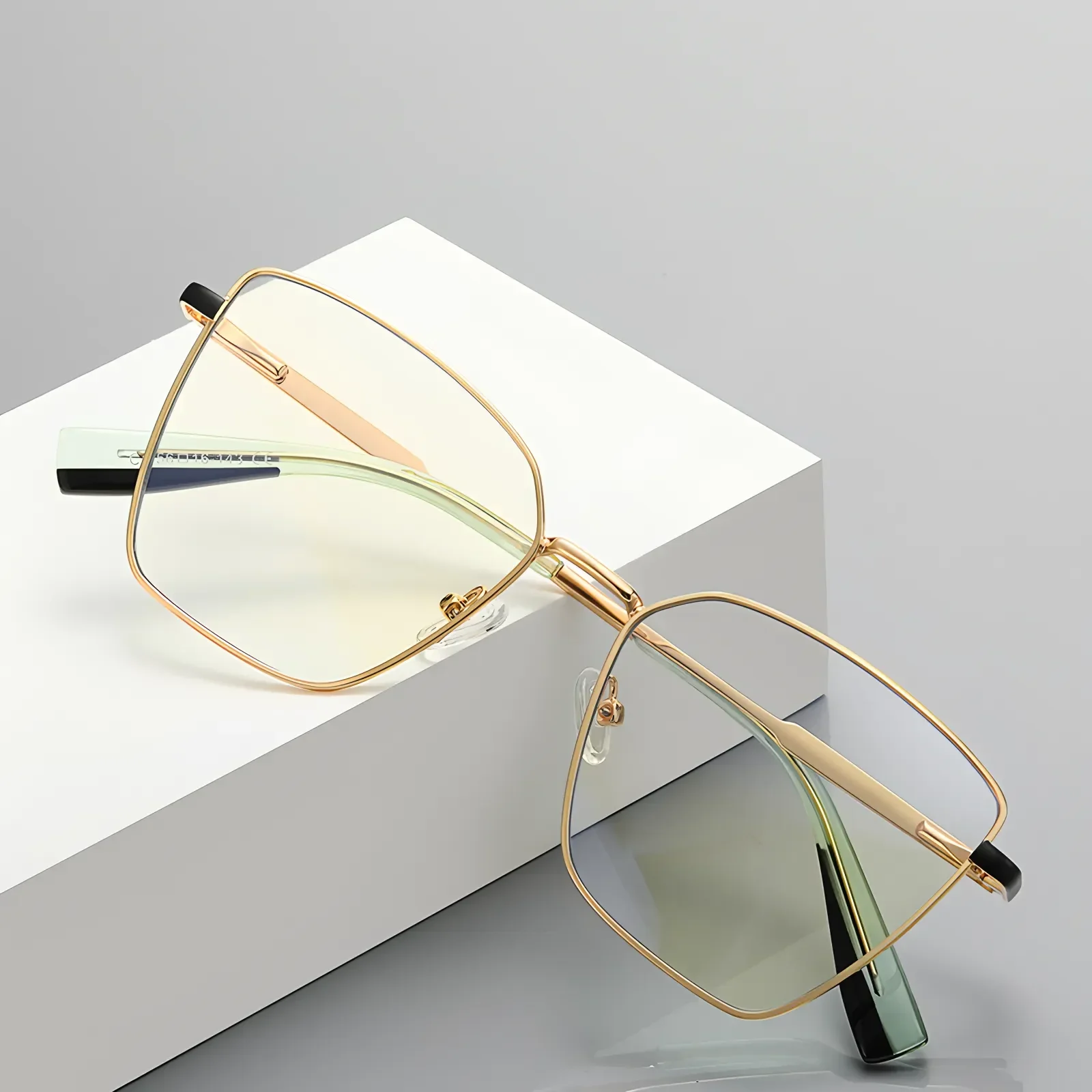 PF3051 Gold-B-Green Glasses 8